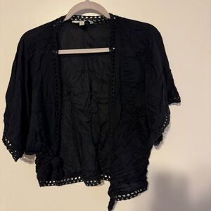 Chic Black Lace-Trimmed Kimono